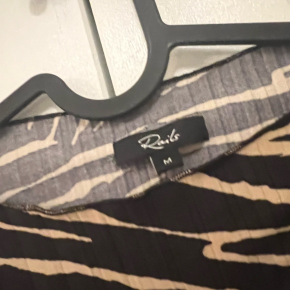 Rails Top. Size L. - Picture 3 of 6